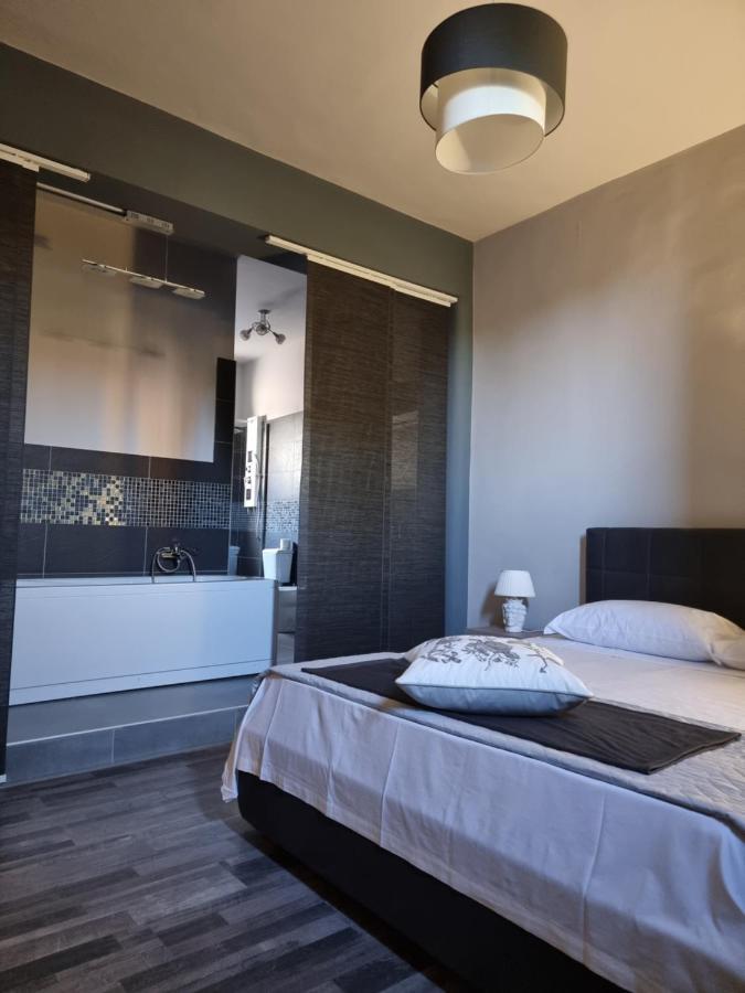 Casa Tua Suites Catania Ruang foto
