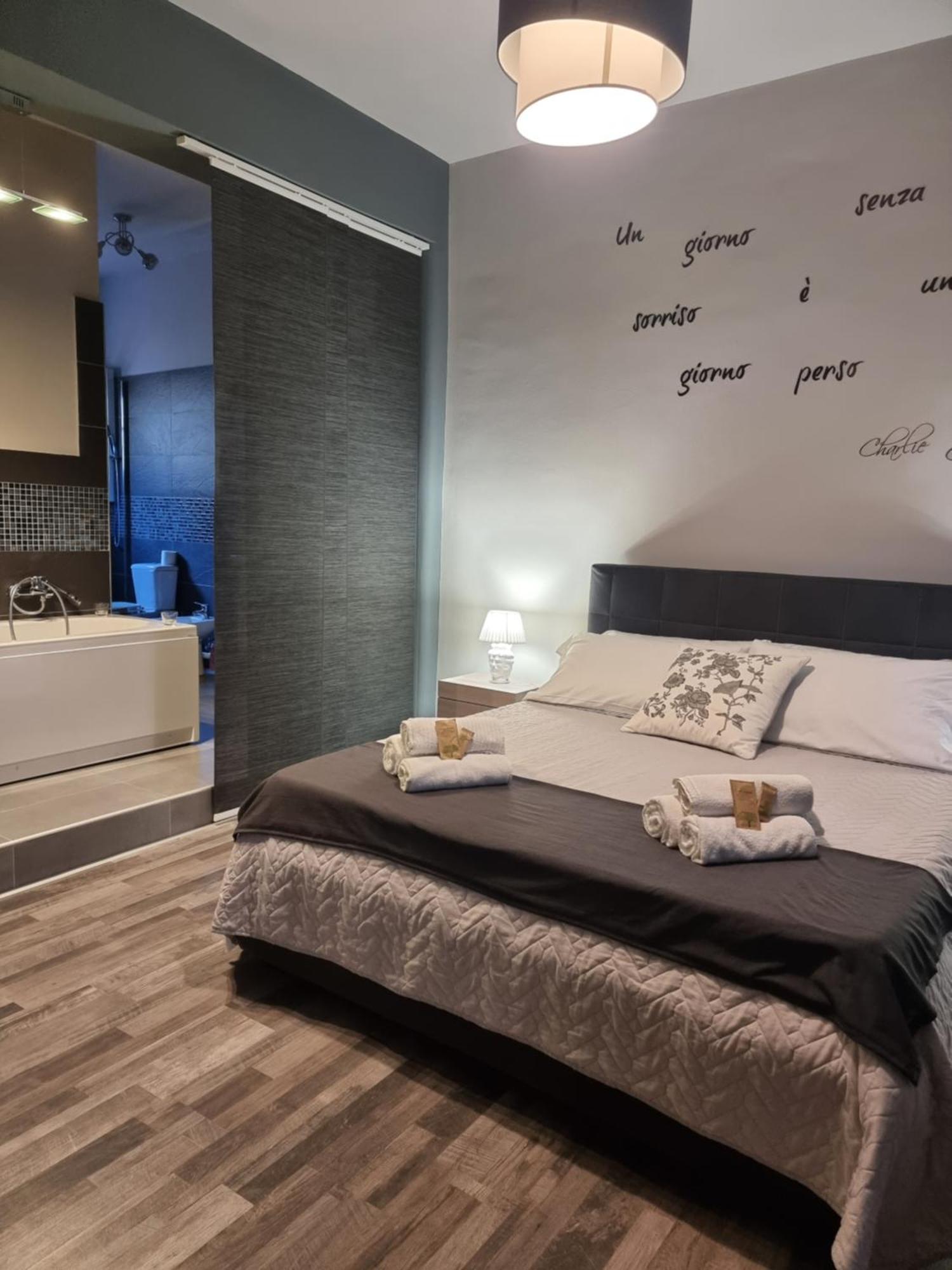 Casa Tua Suites Catania Bagian luar foto